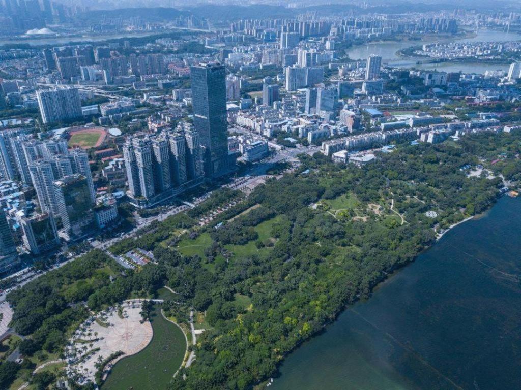 Ming Du Lakeside Hotel Nanning Exterior photo