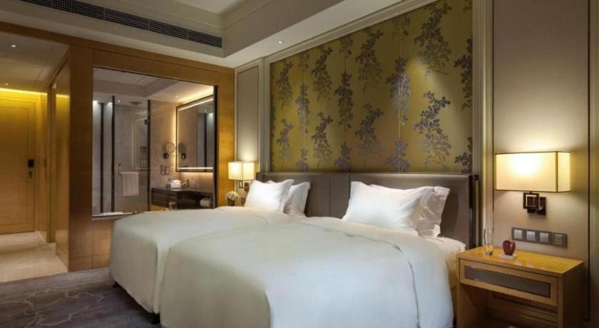 Ming Du Lakeside Hotel Nanning Exterior photo