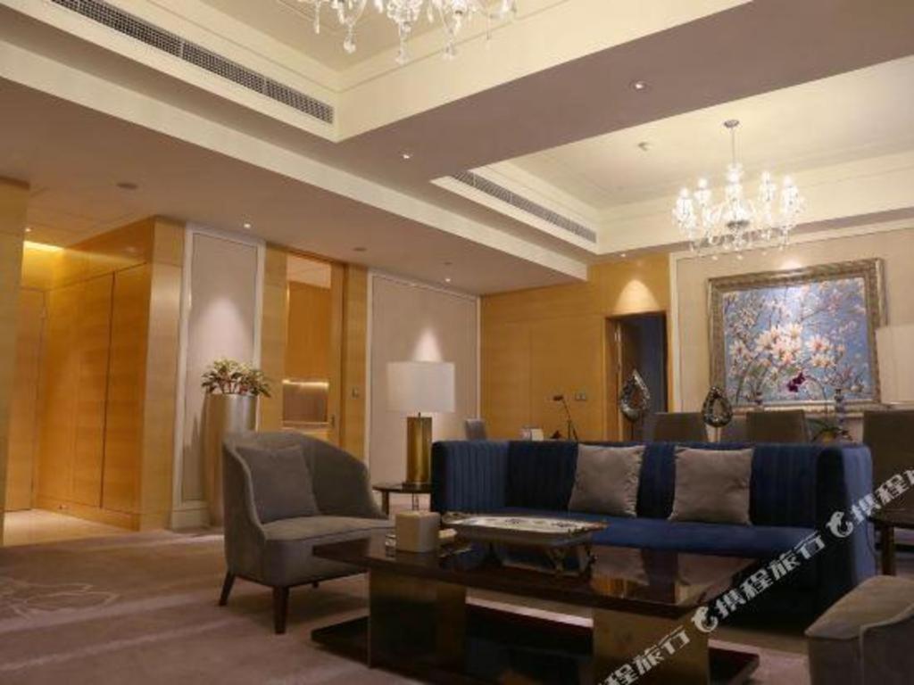 Ming Du Lakeside Hotel Nanning Exterior photo