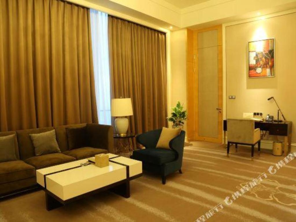Ming Du Lakeside Hotel Nanning Exterior photo
