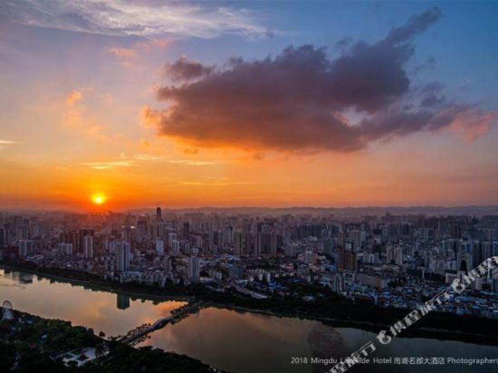Ming Du Lakeside Hotel Nanning Exterior photo
